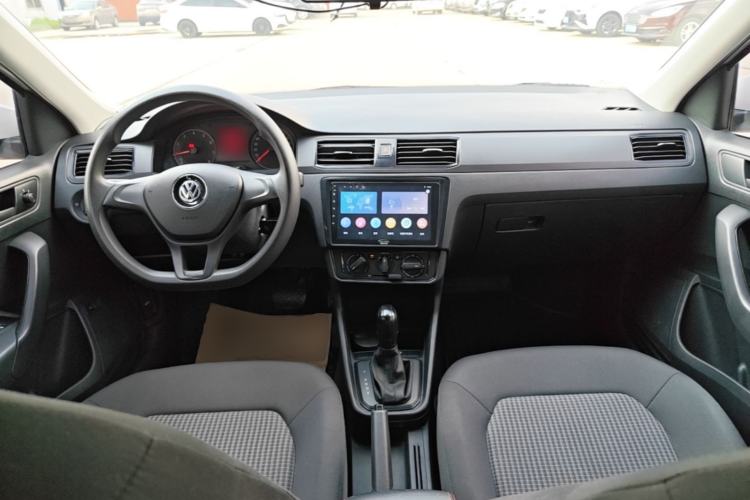 Used Volkswagen Santana 2021 1.5L Automatic Fashion Edition Center Console