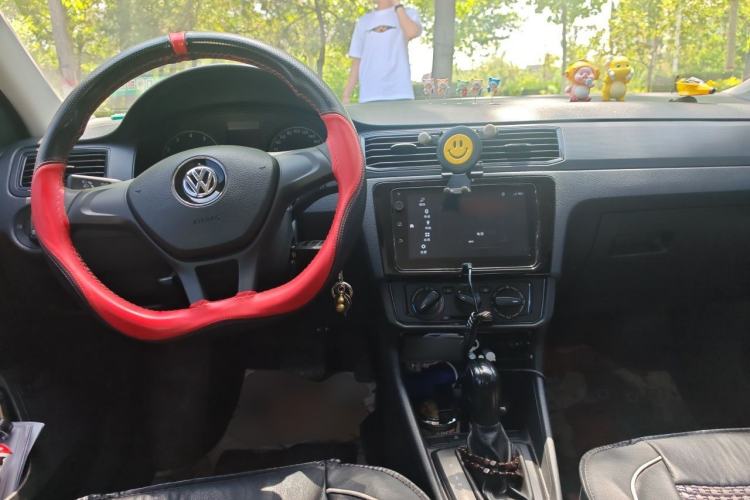 Used Volkswagen Santana 2021 1.5L Automatic Fashion Edition Center Console