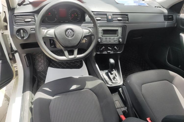 Used Volkswagen Santana 2021 1.5L Automatic Fashion Edition Center Console