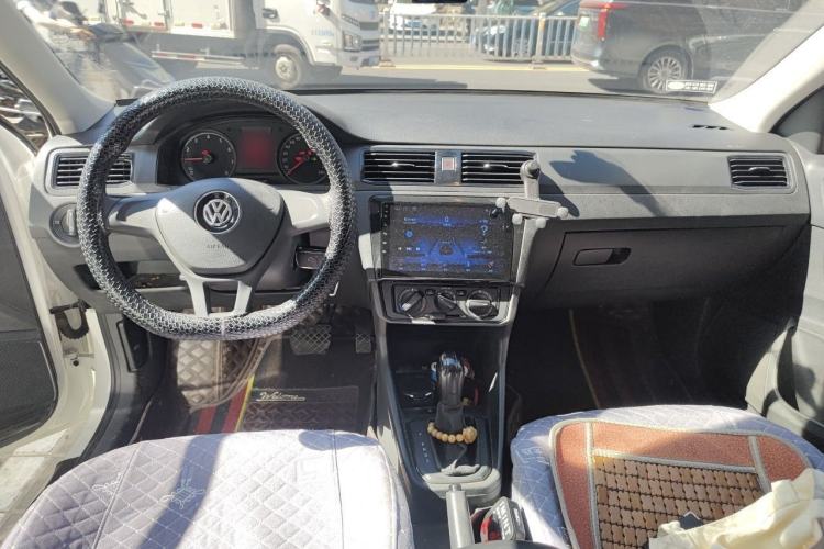 Used Volkswagen Santana 2021 1.5L Automatic Fashion Edition Center Console
