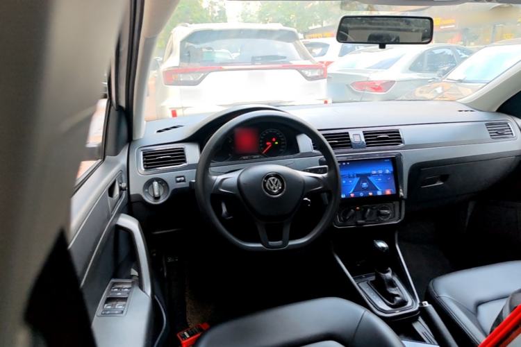 Used Volkswagen Santana 2021 1.5L Automatic Fashion Edition Center Console
