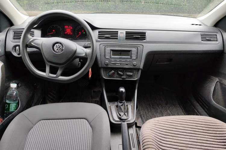 Used Volkswagen Santana 2021 1.5L Automatic Fashion Edition Center Console
