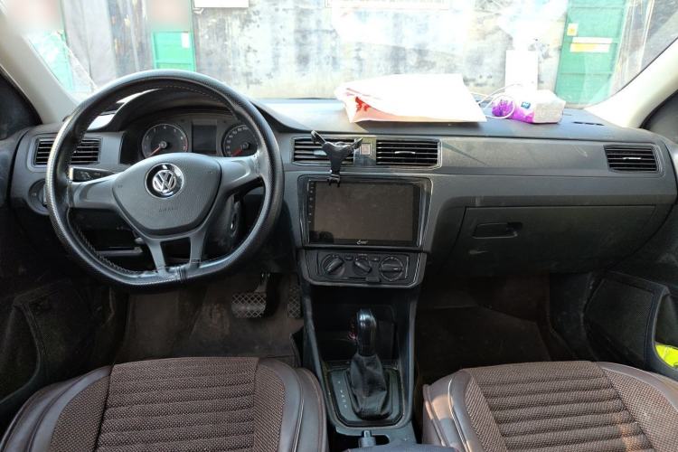 Used Volkswagen Santana 2021 1.5L Automatic Fashion Edition Center Console