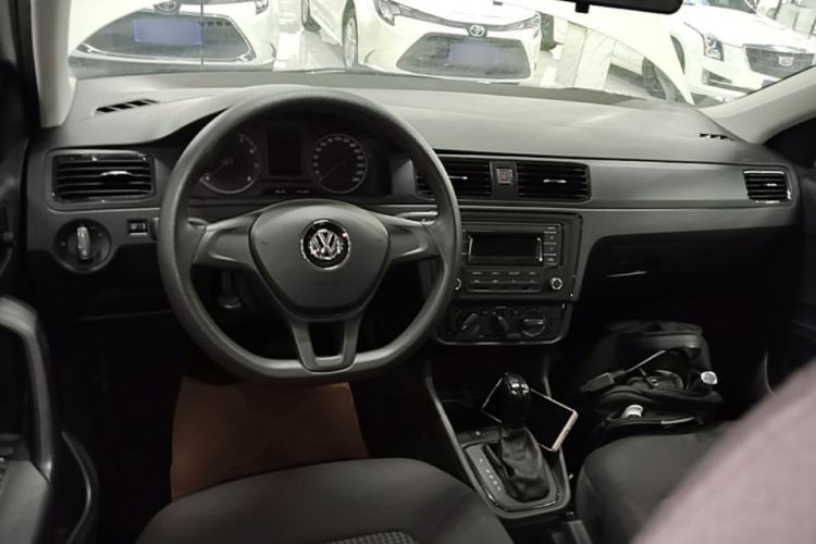 Used Volkswagen Santana 2021 1.5L Automatic Fashion Edition Center Console