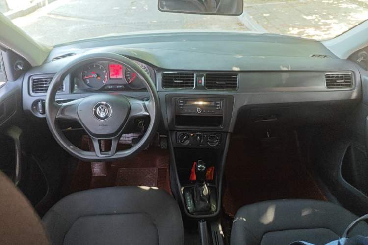Used Volkswagen Santana 2021 1.5L Automatic Fashion Edition Center Console