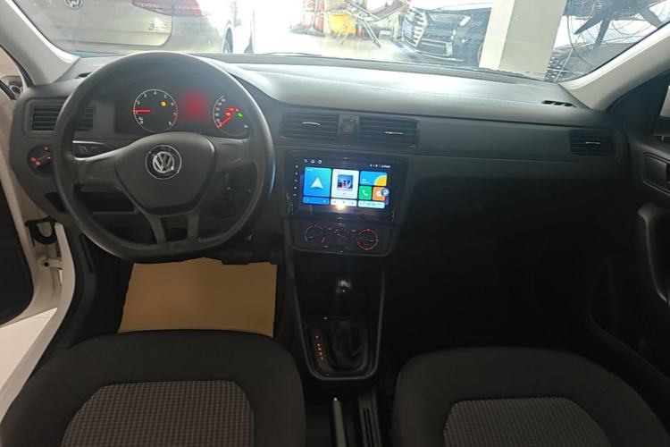 Used Volkswagen Santana 2021 1.5L Automatic Fashion Edition Center Console