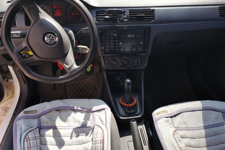 Used Volkswagen Santana 2021 1.5L Automatic Fashion Edition Center Console