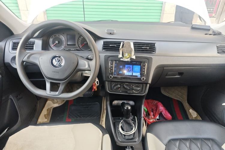 Used Volkswagen Santana 2021 1.5L Automatic Fashion Edition Center Console