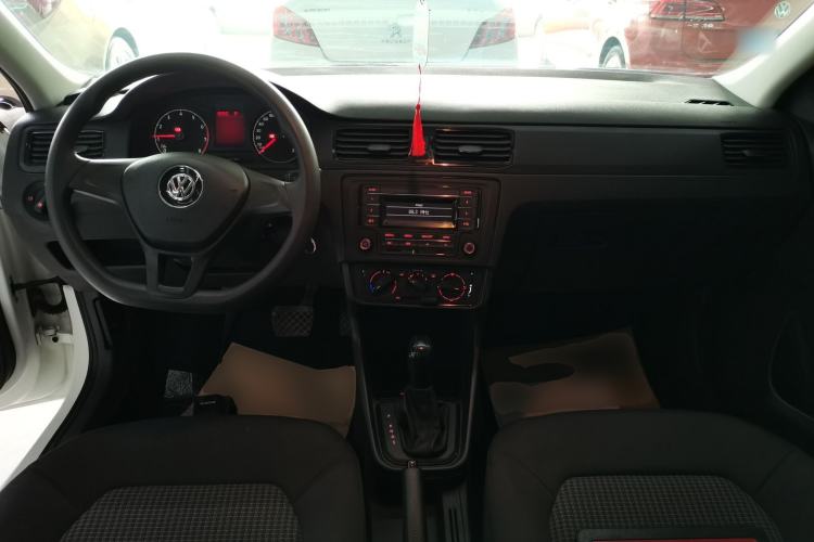 Used Volkswagen Santana 2021 1.5L Automatic Fashion Edition Center Console