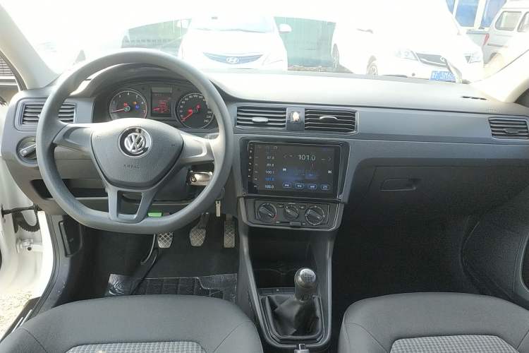 Used Volkswagen Santana 2021 1.5L Manual Fashion Edition Center Console