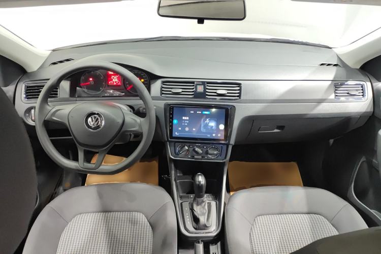 Used Volkswagen Santana 2021 1.5L Automatic Fashion Edition Center Console