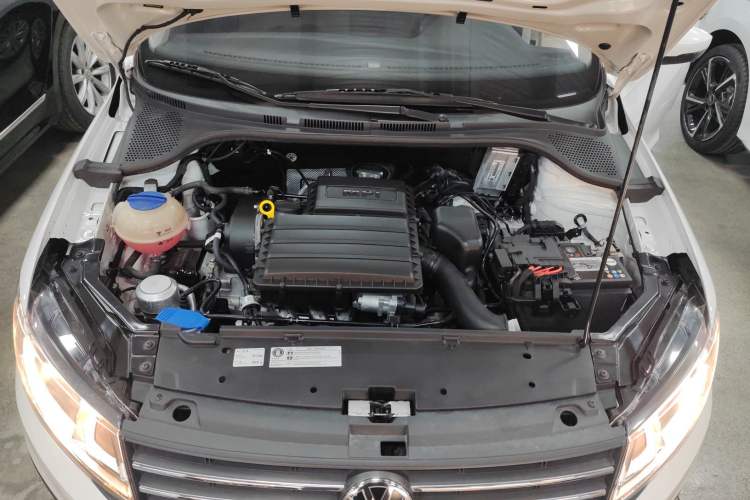 Used Volkswagen Santana 2021 1.5L Automatic Fashion Edition Engine Bay