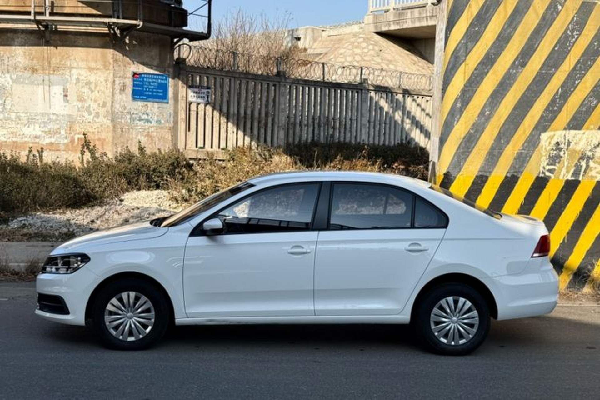 Used Volkswagen Santana 2021 1.5L Automatic Fashion Edition Exterior 3