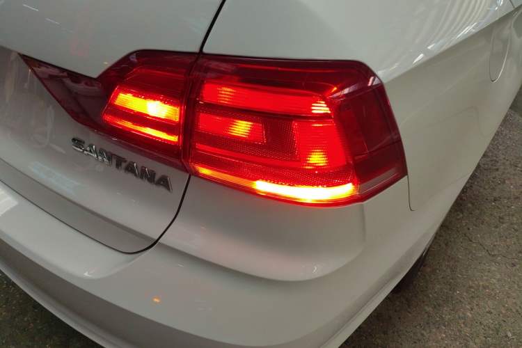 Used Volkswagen Santana 2021 1.5L Manual Fashion Edition Exterior 6