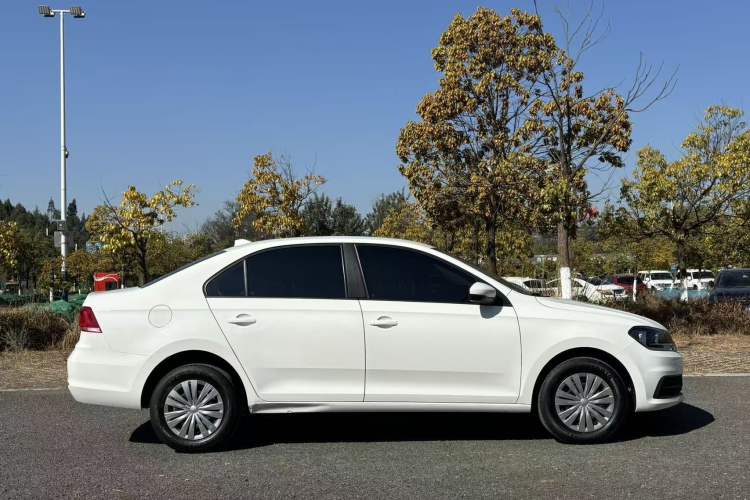 Used Volkswagen Santana 2021 1.5L Manual Fashion Edition Exterior 9