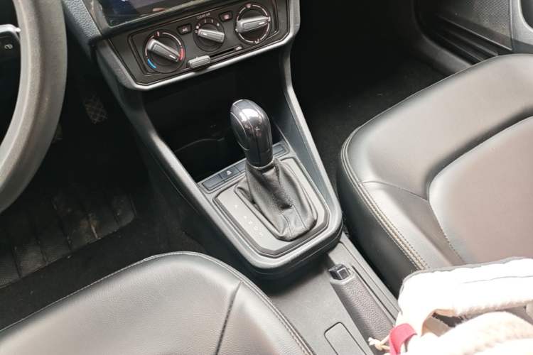 Used Volkswagen Santana 2021 1.5L Automatic Fashion Edition Gear Lever