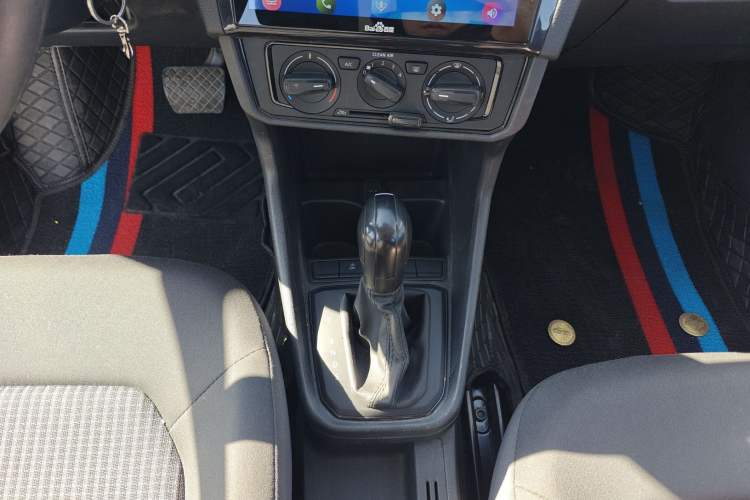 Used Volkswagen Santana 2021 1.5L Automatic Fashion Edition Gear Lever