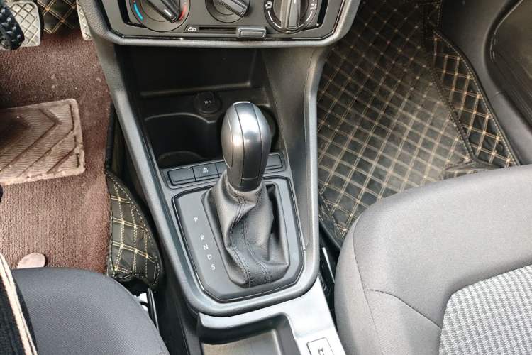 Used Volkswagen Santana 2021 1.5L Automatic Fashion Edition Gear Lever