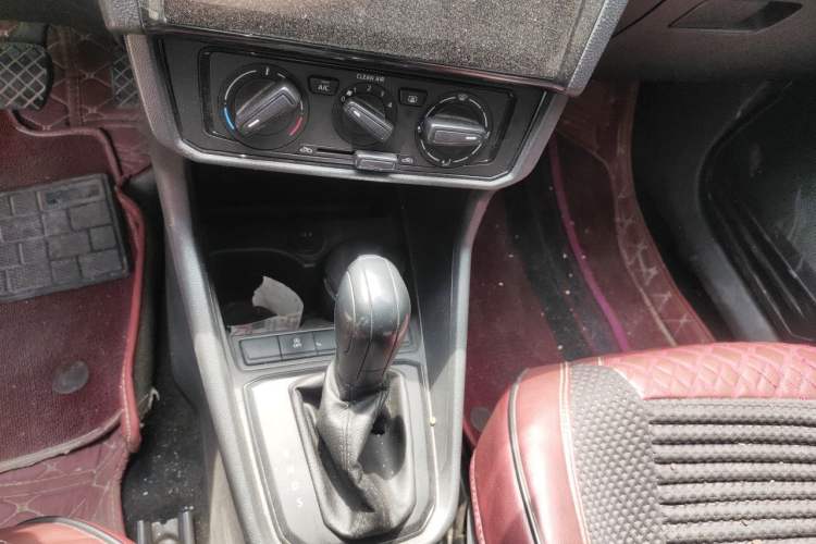 Used Volkswagen Santana 2021 1.5L Automatic Fashion Edition Gear Lever
