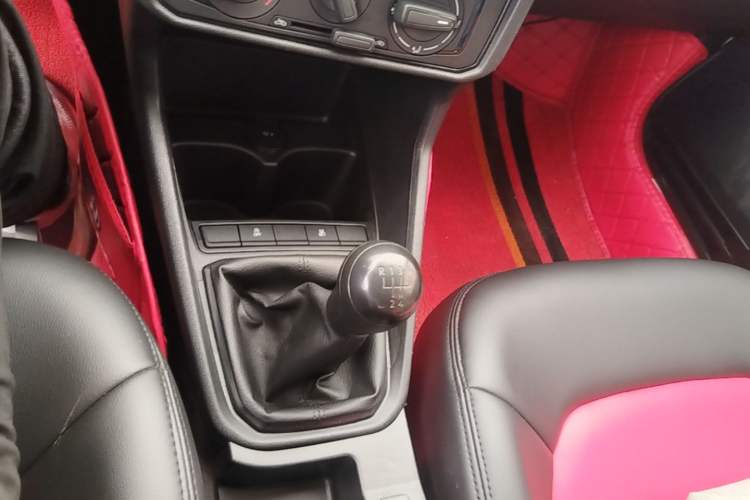 Used Volkswagen Santana 2021 1.5L Manual Fashion Edition Gear Lever