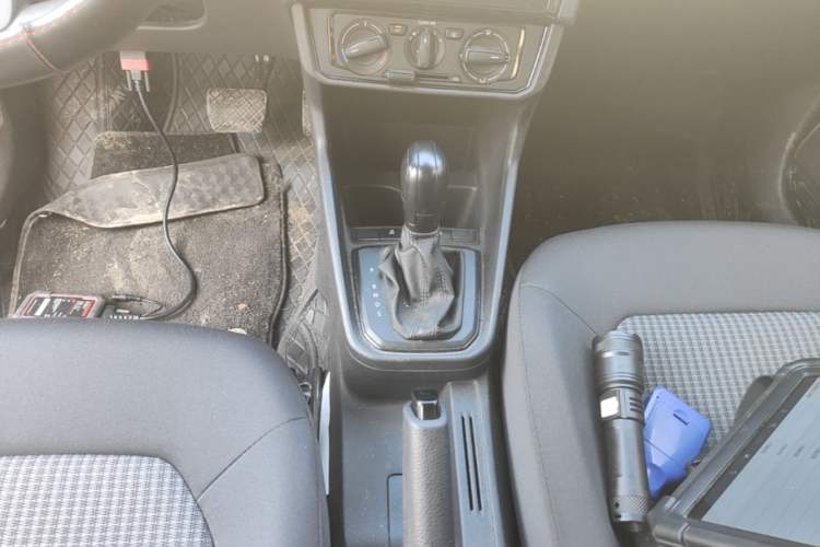 Used Volkswagen Santana 2021 1.5L Automatic Fashion Edition Gear Lever