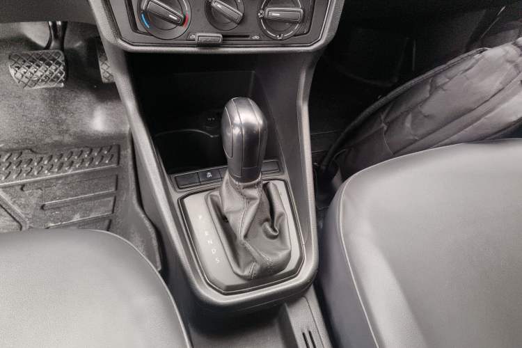 Used Volkswagen Santana 2021 1.5L Automatic Fashion Edition Gear Lever