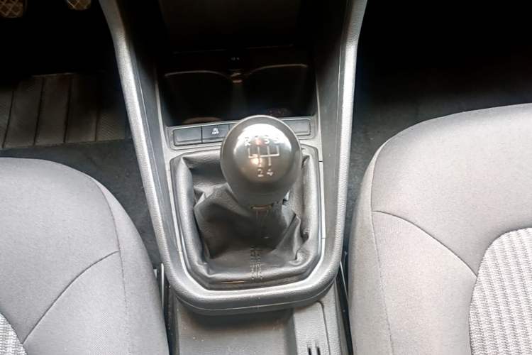 Used Volkswagen Santana 2021 1.5L Manual Fashion Edition Gear Lever