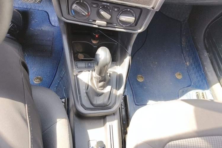 Used Volkswagen Santana 2021 1.5L Automatic Fashion Edition Gear Lever