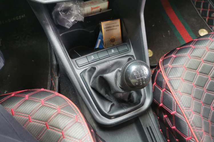 Used Volkswagen Santana 2021 1.5L Manual Fashion Edition Gear Lever