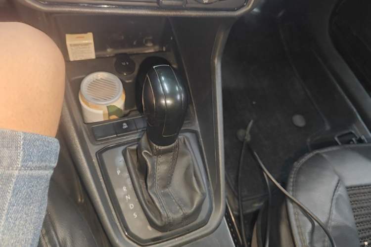 Used Volkswagen Santana 2021 1.5L Automatic Fashion Edition Gear Lever