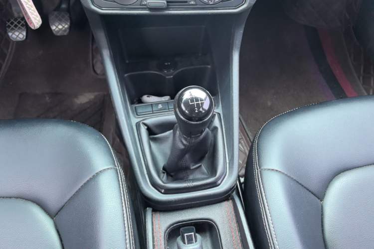 Used Volkswagen Santana 2021 1.5L Manual Fashion Edition Gear Lever