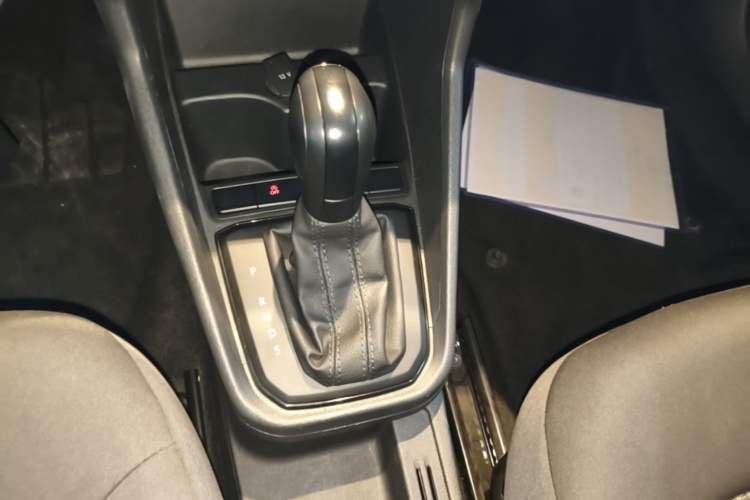 Used Volkswagen Santana 2021 1.5L Automatic Fashion Edition Gear Lever