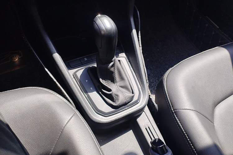 Used Volkswagen Santana 2021 1.5L Automatic Fashion Edition Gear Lever