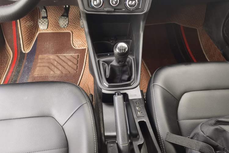 Used Volkswagen Santana 2021 1.5L Manual Fashion Edition Gear Lever