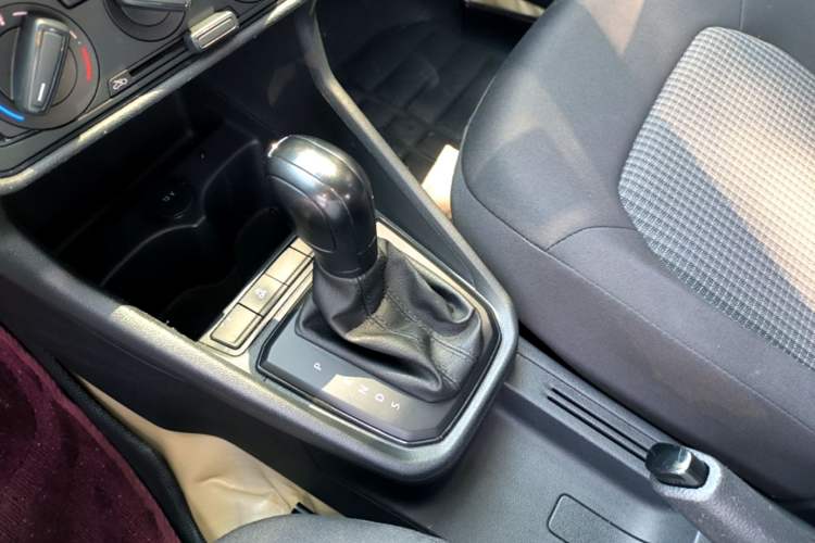 Used Volkswagen Santana 2021 1.5L Automatic Fashion Edition Gear Lever