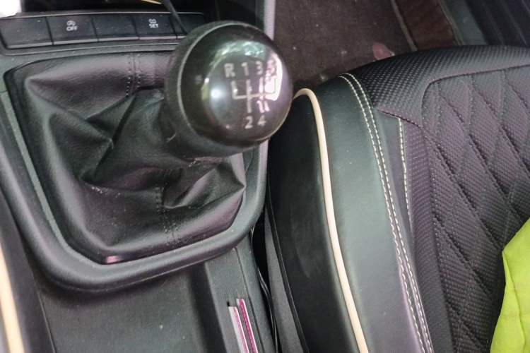 Used Volkswagen Santana 2021 1.5L Manual Fashion Edition Gear Lever