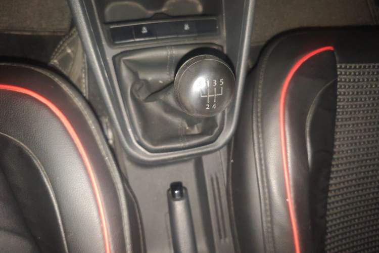 Used Volkswagen Santana 2021 1.5L Manual Fashion Edition Gear Lever
