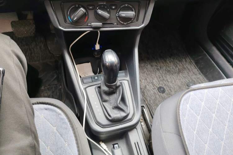 Used Volkswagen Santana 2021 1.5L Automatic Fashion Edition Gear Lever