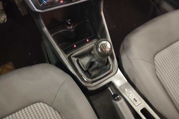 Used Volkswagen Santana 2021 1.5L Manual Fashion Edition Gear Lever
