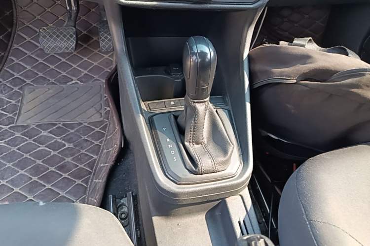 Used Volkswagen Santana 2021 1.5L Automatic Fashion Edition Gear Lever