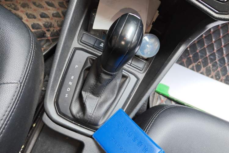 Used Volkswagen Santana 2021 1.5L Automatic Fashion Edition Gear Lever