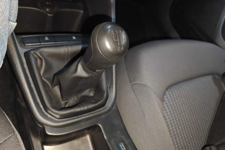 Used Volkswagen Santana 2021 1.5L Manual Fashion Edition Gear Lever