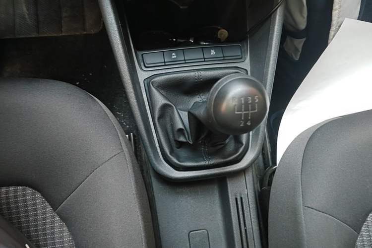 Used Volkswagen Santana 2021 1.5L Manual Fashion Edition Gear Lever