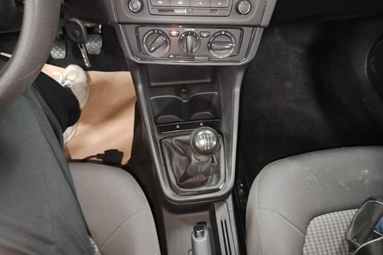 Used Volkswagen Santana 2021 1.5L Manual Fashion Edition Gear Lever