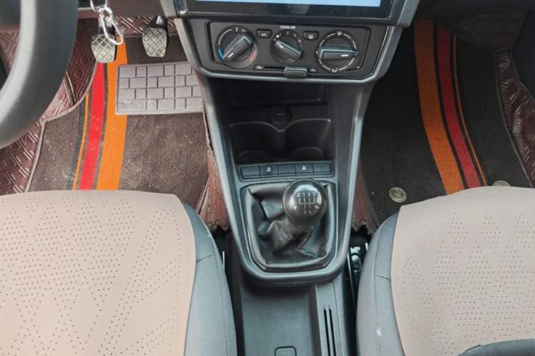 Used Volkswagen Santana 2021 1.5L Manual Fashion Edition Gear Lever