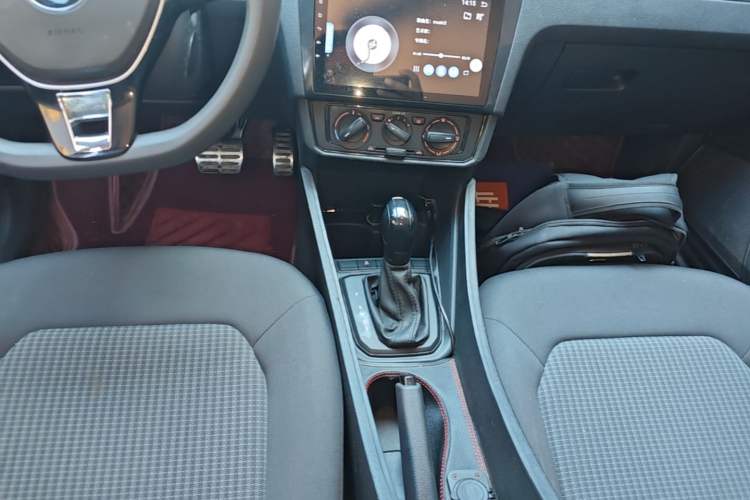 Used Volkswagen Santana 2021 1.5L Automatic Fashion Edition Gear Lever