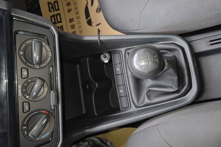 Used Volkswagen Santana 2021 1.5L Manual Fashion Edition Gear Lever