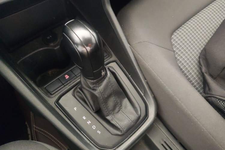 Used Volkswagen Santana 2021 1.5L Automatic Fashion Edition Gear Lever