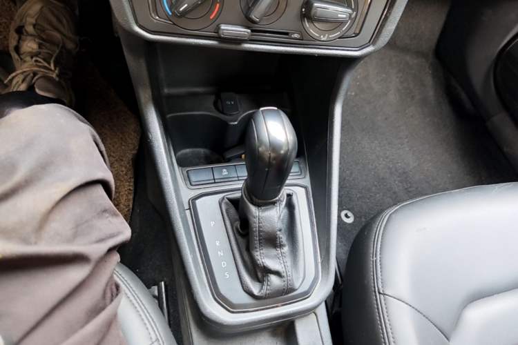 Used Volkswagen Santana 2021 1.5L Automatic Fashion Edition Gear Lever