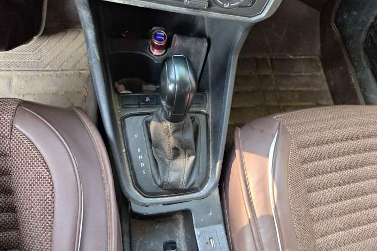 Used Volkswagen Santana 2021 1.5L Automatic Fashion Edition Gear Lever